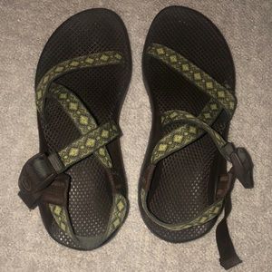 Simple Hiking Green Chaco Sandals!